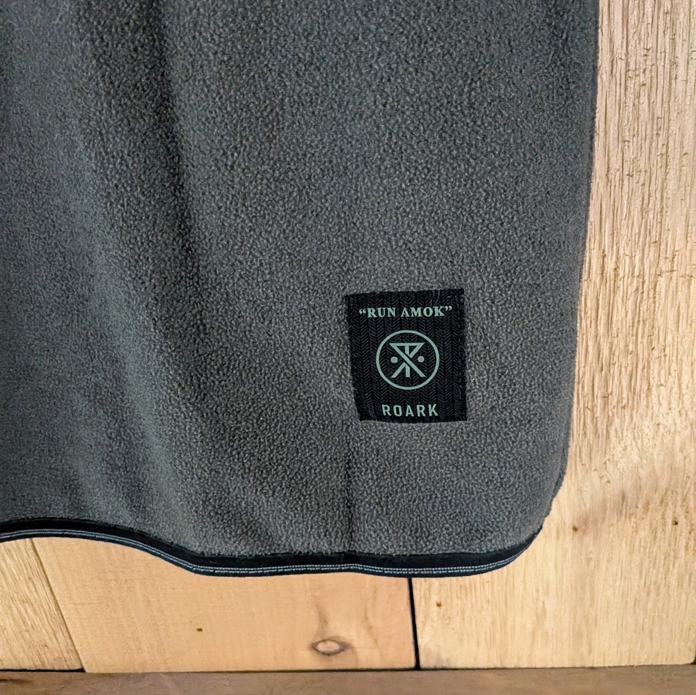 Roark White Cloud Crew Size Medium - Picture 4 of 9